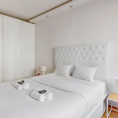 Bm-appartement Chic Avec Terrasse - Champs-elysees Apartman Párizs