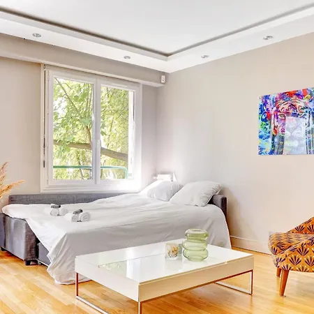 Lägenhet Bm-appartement Chic Avec Terrasse - Champs-elysees