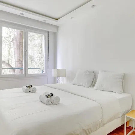 Bm-appartement Chic Avec Terrasse - Champs-elysees Párizs
