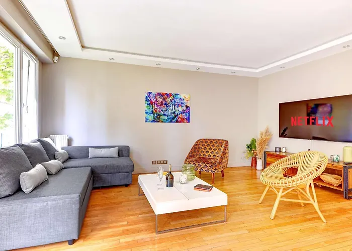 아파트 Bm-appartement Chic Avec Terrasse - Champs-elysees *