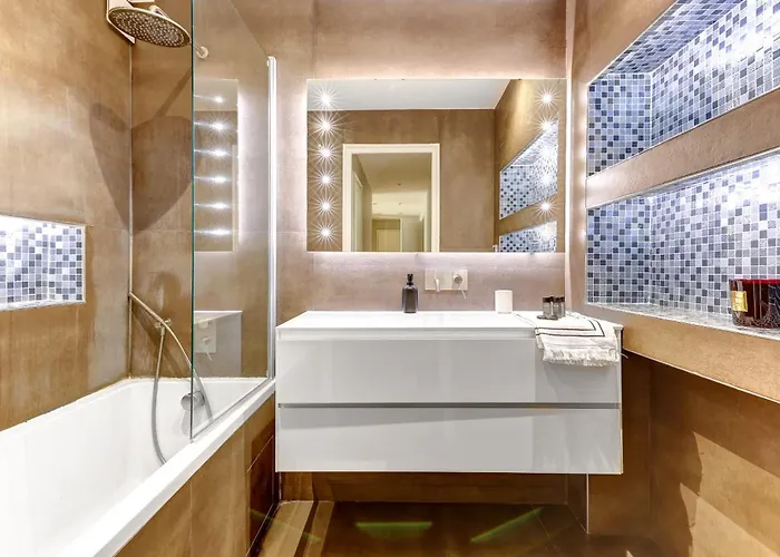 Bm-appartement Chic Avec Terrasse - Champs-elysees 아파트