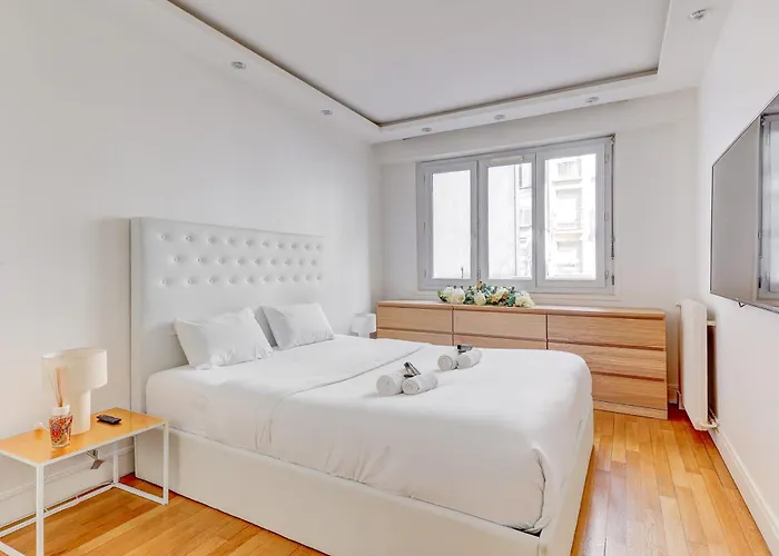 Bm-appartement Chic Avec Terrasse - Champs-elysees